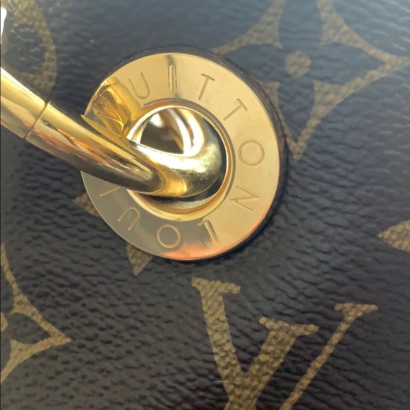 Authentic Louis Vuitton Handbag “Artsy” - Picture 2 of 5